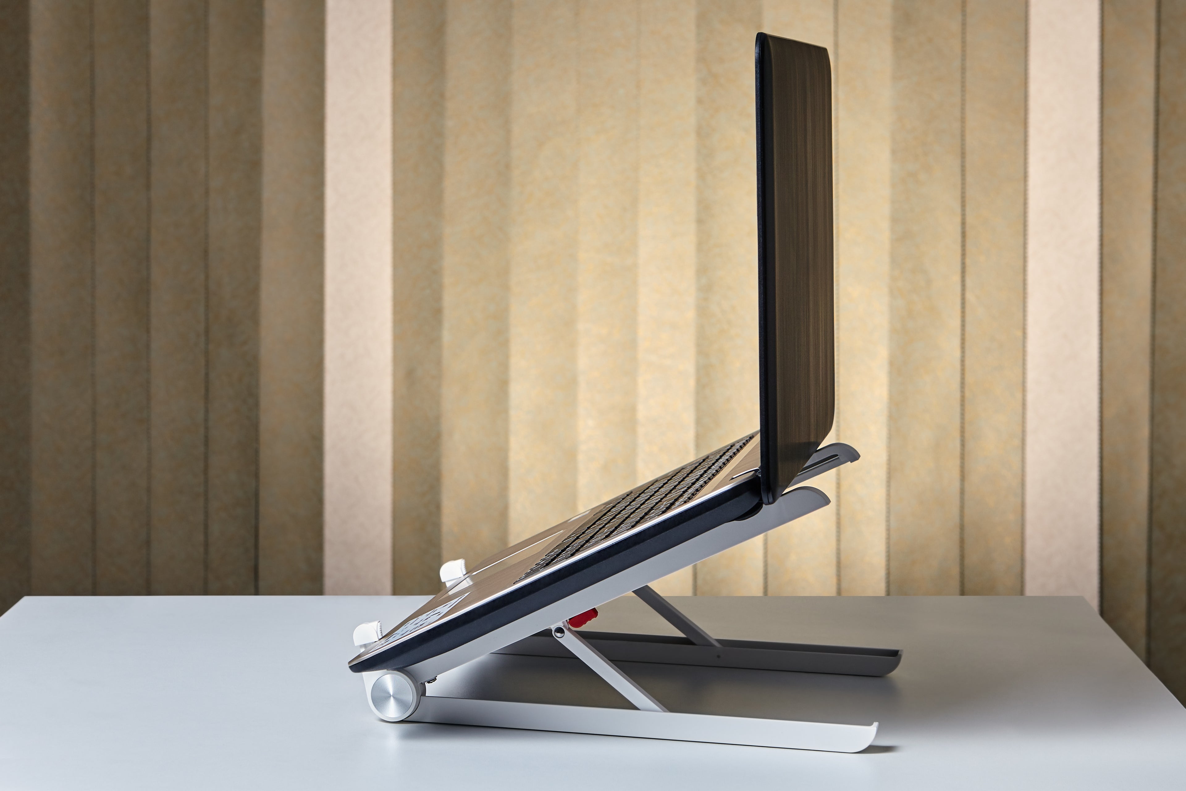 Compacte laptoptafel